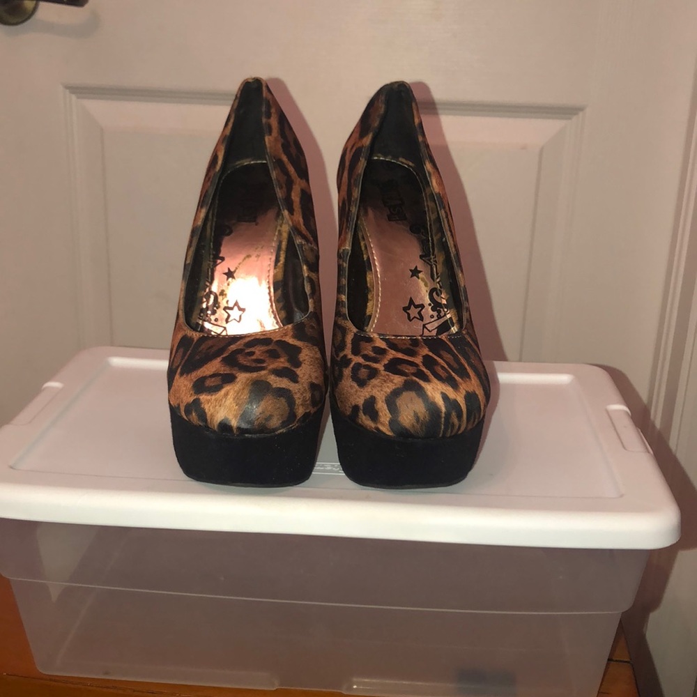 Cheetah Print Wedges